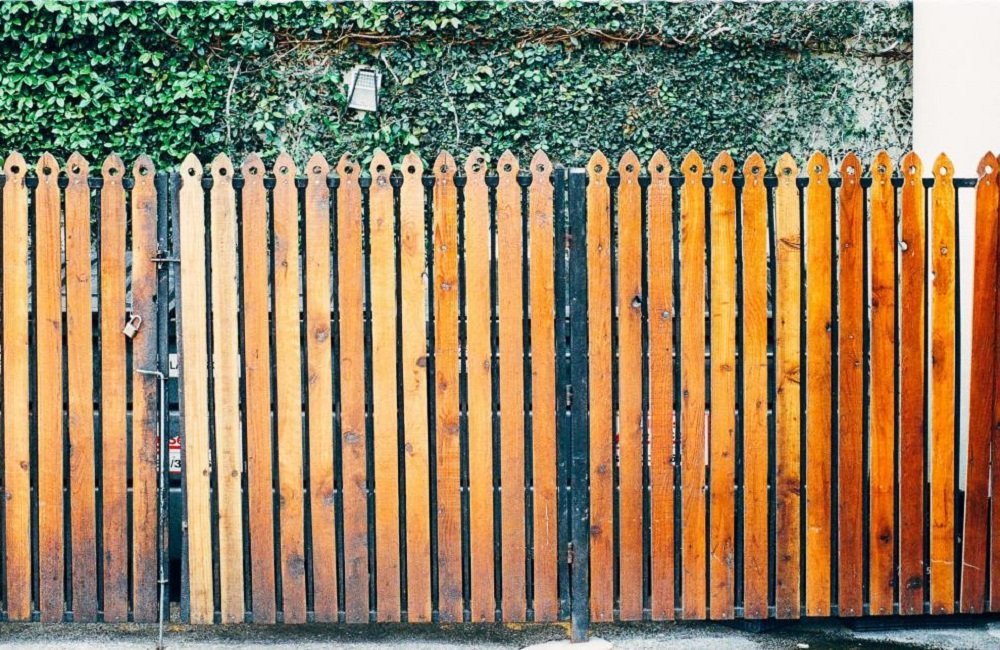 Metal and Wood Fence Ideas